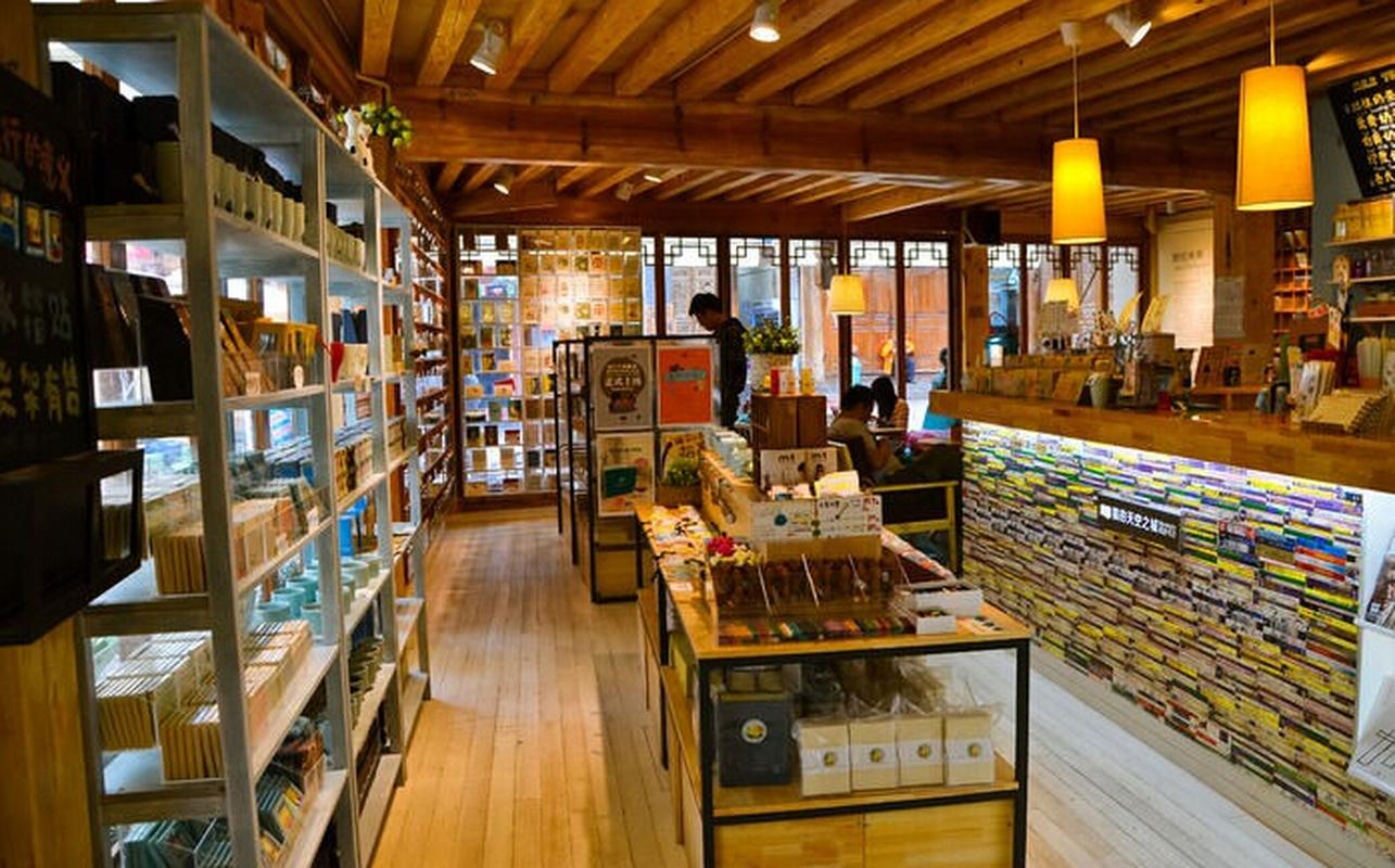 精品百货店吸引顾客的三大秘诀 明确定位、优化陈列与巧用积百货